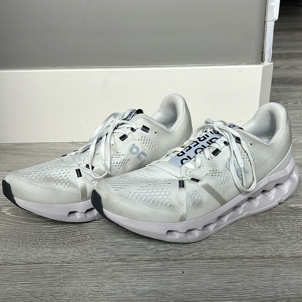 On Cloud white Cloudsurfer 9.5 shoes good condition lightly used